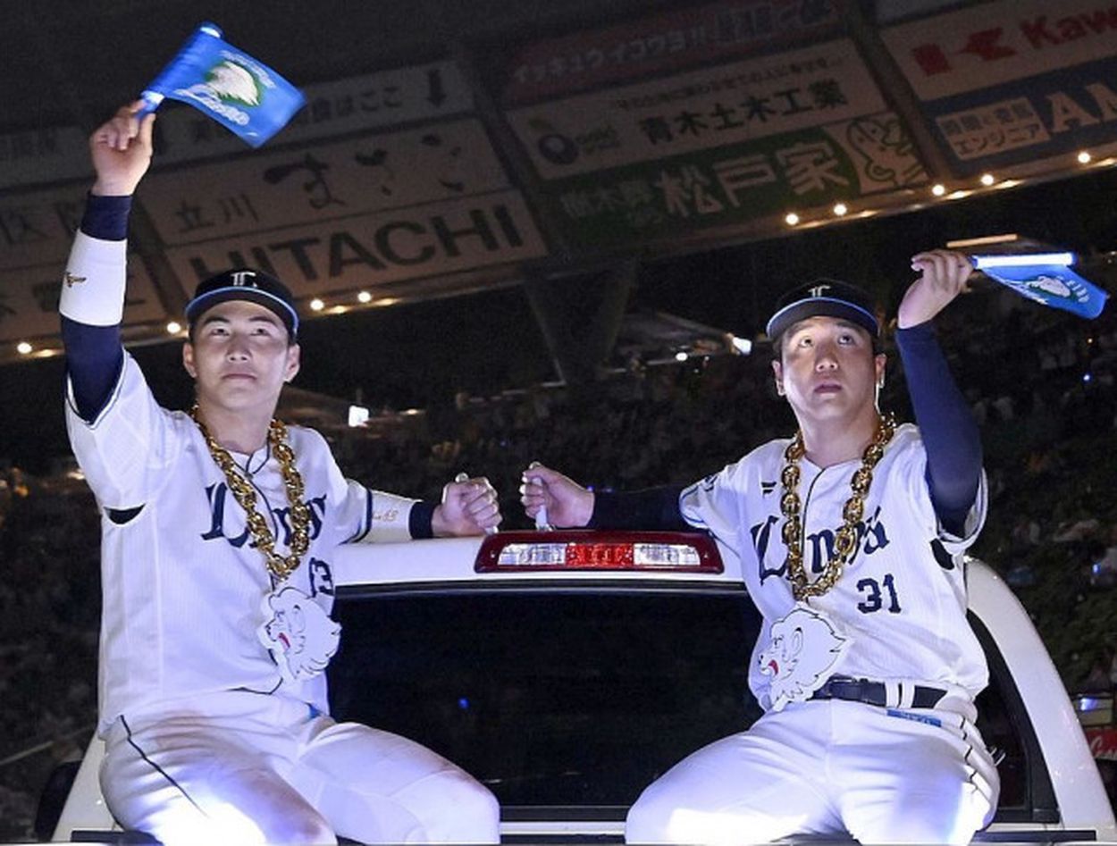 独特の上品 3戦全て逆転でセ首位の阪神に3連勝 西武・西口監督「本当に 応援グッズ