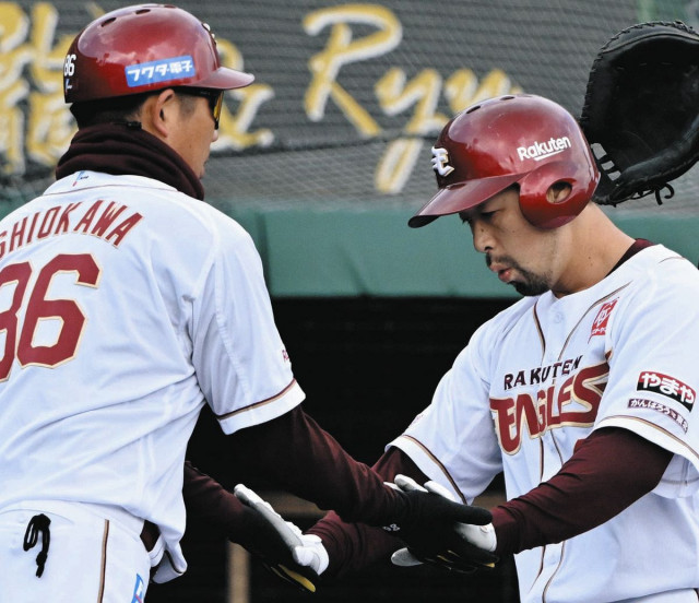 楽天・阿部寿樹、祈り届いた2号ソロ「風で押し戻されるなと