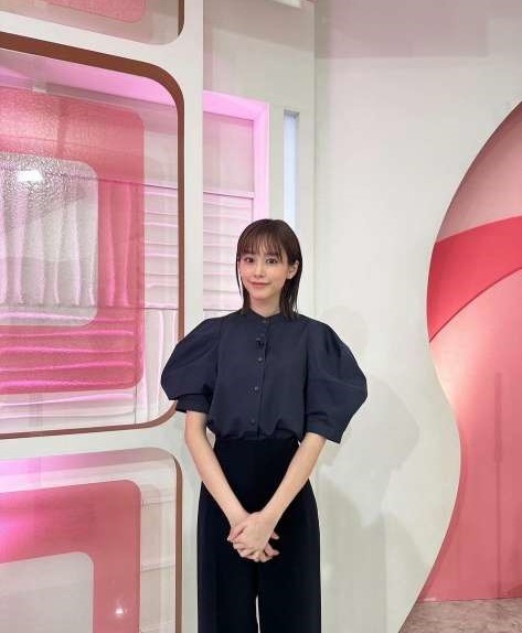 桐谷美玲、新キャスターとして登場した｢news every.｣でのオフショットを披露(DailyNewsOnline) - goo ニュース