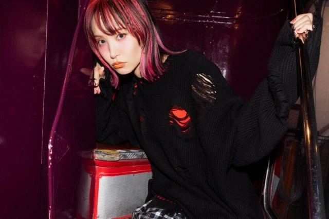 キャンディストリッパー×LiSA、アルバムの世界観を表現したロンTや星柄 ...