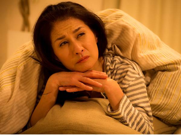 【医師監修】更年期の不眠の原因・対処法は？夜眠れない・寝付けない理由