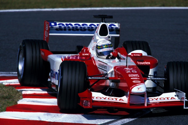 JFC F1 ヘルメット アラン・マクニッシュ 2002 トヨタ 1/12
