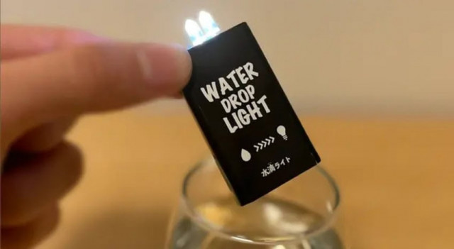 「水で点灯するLEDライト」「折り畳み式ポータブルトイレ」ほか 備えておきたい最新の防災グッズ3選