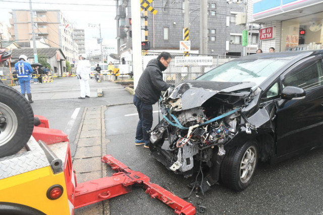 【運転再開】JR鹿児島線笹原駅の踏切で特急かささぎが車と衝突　一部区間で一時通行止め