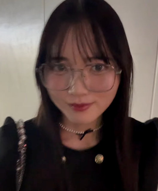 CUTIE STREET真鍋凪咲がootd動画を公開！コメントでは「メガネ