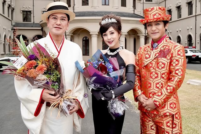「ツッコミながら楽しんで」藤原紀香、話題の映画『翔んで埼玉』共演夫の歌舞伎役者らとの3S公開!
