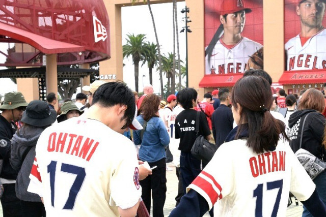 球界は大谷翔平を中心に回っている」――。選手閲覧数が50州中37州でトップ＆カナダは驚異の“オオタニ一色”に米絶句(THE DIGEST) - goo  ニュース