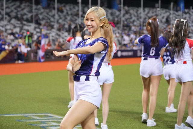プレミア12 優勝 台湾代表チア STARS ガールズ スポーツ タオ