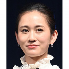 前田敦子、ベトナムの民族衣装・アオザイを着たショットに「さらに美人になってる」と反響