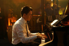 池松壮亮が1人2役で“ジャズの熱狂”を演じた映画「白鍵と黒鍵の間に」　フランクに楽しめる“音楽”テーマを生み出した偉業