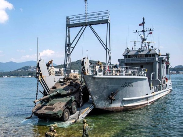 離島防衛の目玉部隊「自衛隊海上輸送群」向け艦艇 命名・進水式が超異例！ いつ実施？ = トレンド - 写真 - goo ニュース