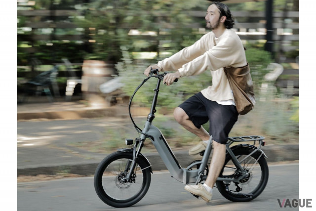 1台でどこでも使える万能自転車!? フレーム・ハンドル部分・ペダルまで折りたたむことができる“電動アシスト自転車”とは(VAGUE) - goo  ニュース