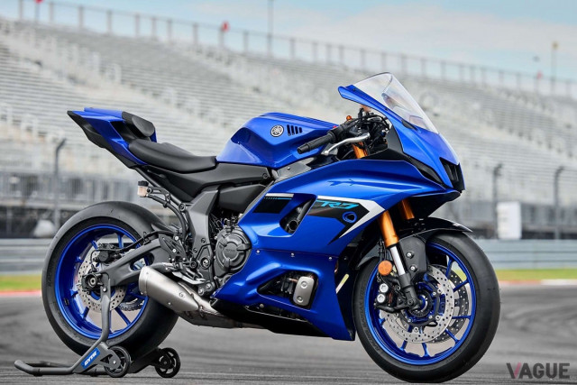 ヤマハの“万能スポーツバイク”「YZF-R7 ABS」の2025年モデルが