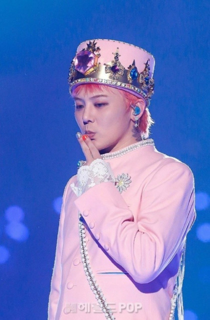 楽天 ノ*）様 サノクPEACEMINUS SBS 2024 ジヨン G-DRAGON アイドル