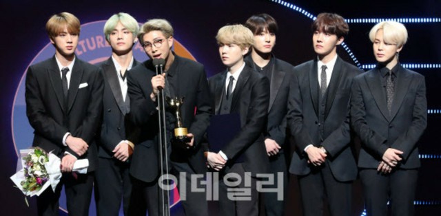 BTS」JIMINのフォトカードが300万ウォンで取引…韓国フリマアプリ BTS」JIMINのフォトカードが300万ウォンで取引…韓国フリマアプリ